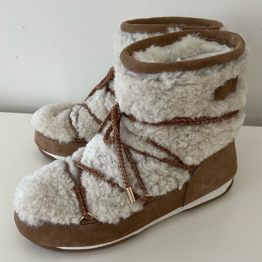 NEW Shearling Moon Boots